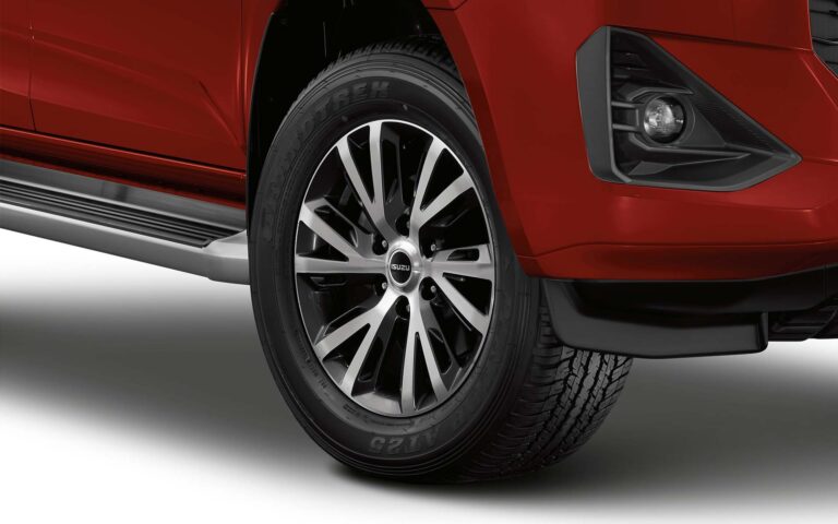 18 inch Alloy Wheel_Machining_Kiistaton_läsnäolo_B