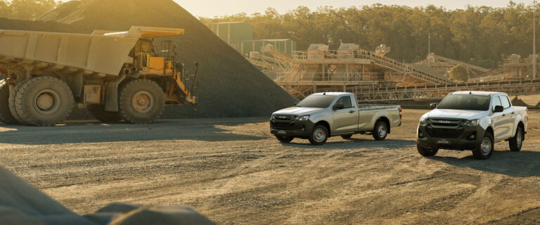 24MY-ISUZU-D-MAX_9_EU-LHD_REG_CREW-White_EXT_RBB